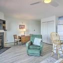 Apartments Renovated Bayfront Escape with Picturesque View
