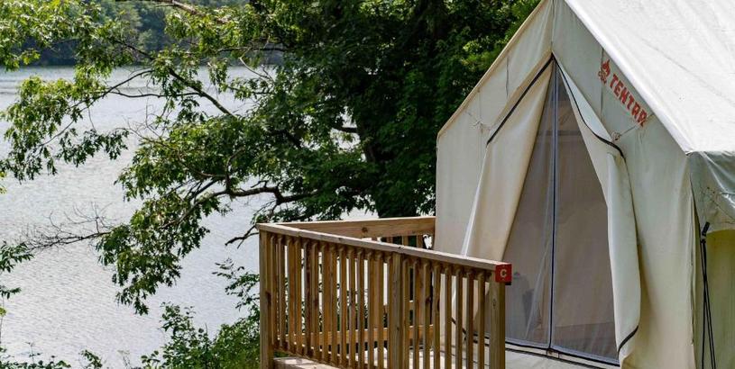 Luxury tent Tentrr State Park Site - Lake Taghkanic Lakeside Single Site C