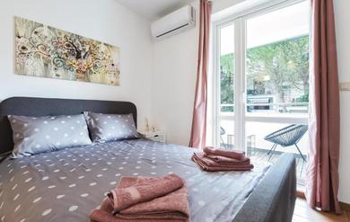 Apartments Studio Central - 50 meters from Sea