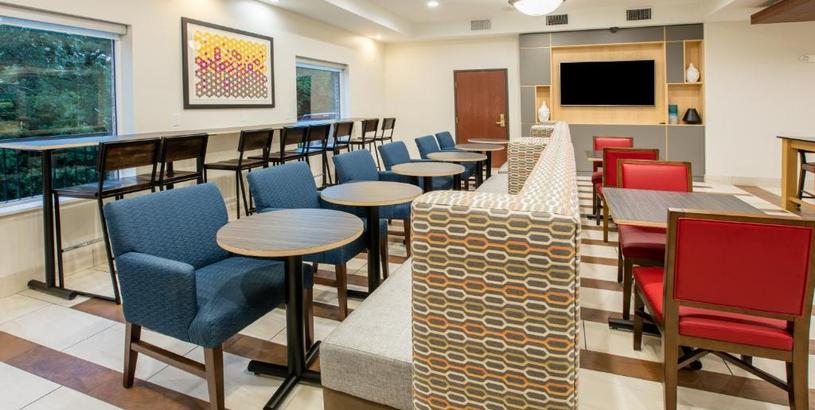 Отель Holiday Inn Express Hotel & Suites Dallas - Grand Prairie I-20, an IHG Hotel