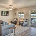 Holiday home Chic Lakefront Home with Deck Less Than 1 Mi to Marina!