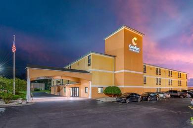 Отель Comfort Inn & Suites Cincinnati Eastgate