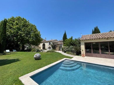 Гостевой дом MAS MILLÉSIME - Chambre double - petit déjeuner - piscine - Mas du XVIIIème siècle proche Saint-Rémy-de-Provence