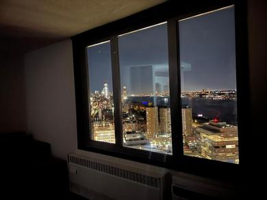 Апартаменты A breathtaking Studio overlooking the Hudson River and The city skylines