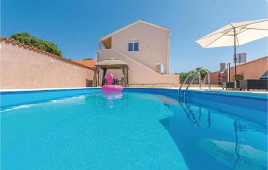 Holiday home Beautiful Home In Policnik With 3 Bedrooms, Private Swimming Pool And Outdoor Swimming Pool