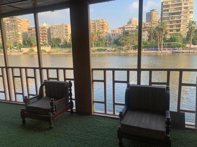 Дом отдыха عائمة مائيه في قلب النيل بحديقة خاصة