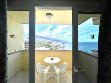 Apartments Apartment with ocean views in Playa Jardin, Puerto de la Cruz