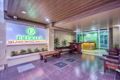 Отель Emerald Island Hotel