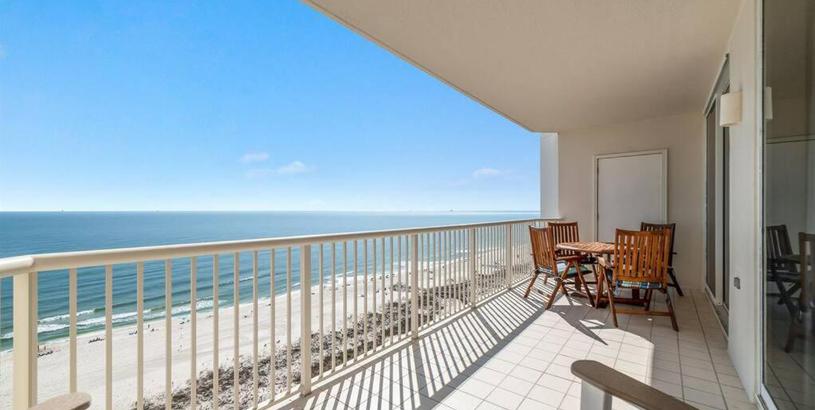 Апартаменты Beach Club B1703 ~ Beachfront 17th Floor ~ Phenomenal Beach/Gulf View!