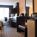 Отель Quality Inn & Suites Detroit Metro Airport