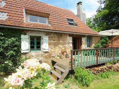 Holiday home Quaint Cottage in Juillac with Private Garden