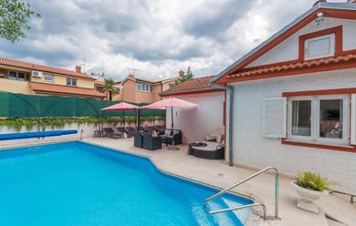 Villa Villa Vallis Aurea for max 10 Persons with pool Kukci Poreč