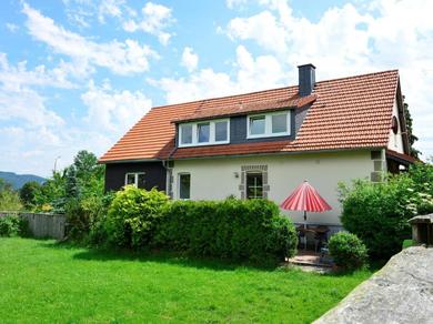 Дом отдыха Pet friendly mansion in the Hochsauerland region with garden and terrace