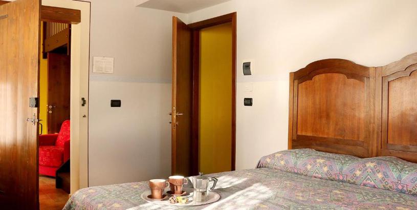 Apartments 2 bedrooms appartement with shared pool and wifi at Montecarotto