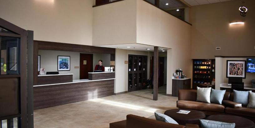 Отель Candlewood Suites Grand Rapids Airport, an IHG Hotel
