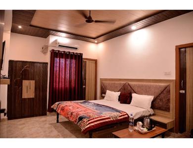 Guest house Elegance Hotel and Banquet, Faizabad