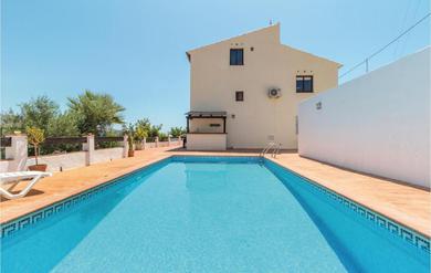 Awesome Home In Jete With 3 Bedrooms, Wifi And Swimming Pool