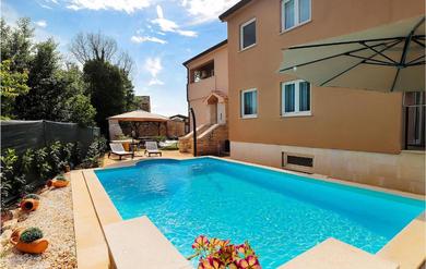 Holiday home Awesome home in Babici with 6 Bedrooms, WiFi and Outdoor swimming pool