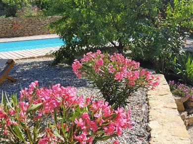 Holiday home 2 tastefully furnished gites with private pool 1km from Faucon