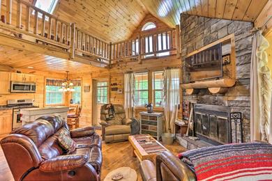 Дом отдыха Charming Blakely Cabin with Porch and Valley Views!