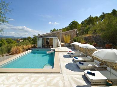 Villa Modern furnished house with private pool and view over the mountains