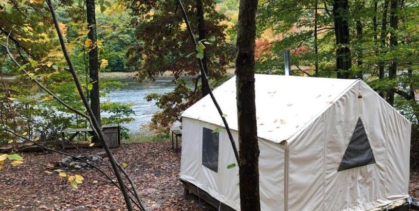 Luxury tent Tentrr Signature Site - River's Edge on the Canal