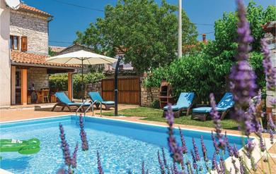 Holiday home Awesome home in Kanfanar with 3 Bedrooms, WiFi and Outdoor swimming pool
