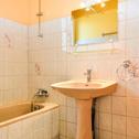 Дом отдыха Awesome home in Meynes with 2 Bedrooms and WiFi