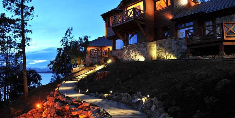 Отель Charming Luxury Lodge & Private Spa