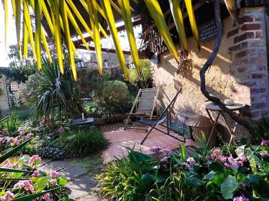 Hotel Le Jardin Yuccas - Cosy cottage in the Loir& Loire Valleys