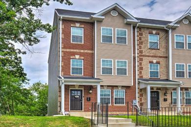 Holiday home Well-Appointed Townhome Steps to Rec Center!