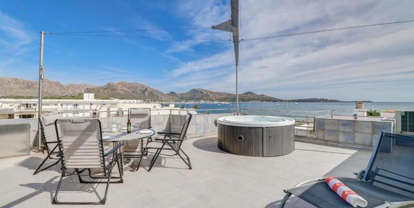 Apartments 2 bedrooms appartement at Puerto de Pollenca 100 m away from the beach with sea view jacuzzi and furnished terrace