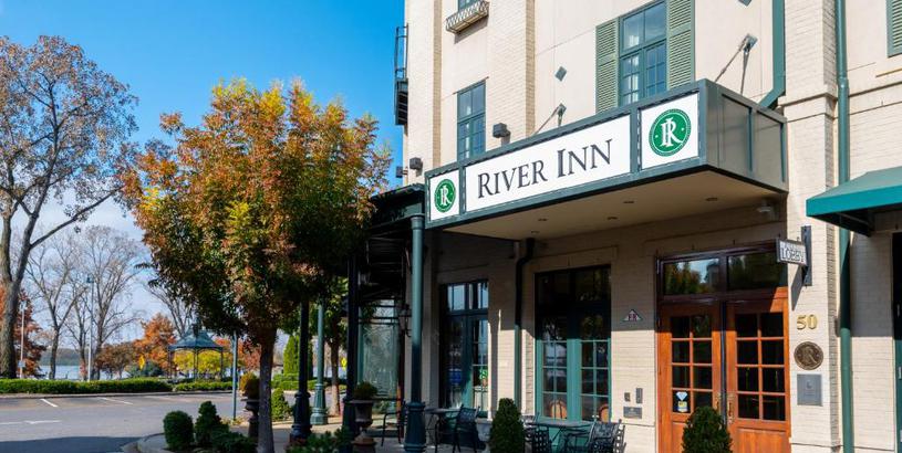 Отель River Inn of Harbor Town