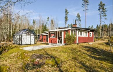 Nice Home In Kristinehamn With Wifi And 1 Bedrooms