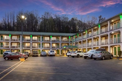 Отель SureStay Hotel by Best Western Summersville