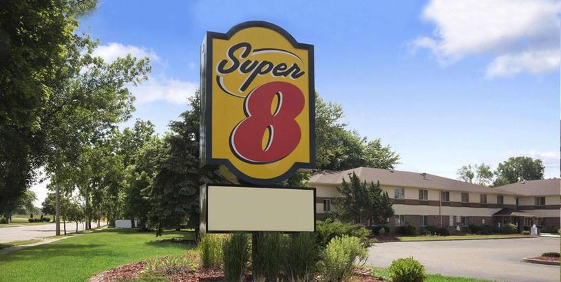 Отель Super 8 by Wyndham Whitewater WI