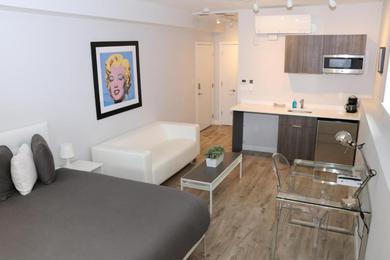 Apartments A Stylish Stay w/ a Queen Bed, Heated Floors.. #1
