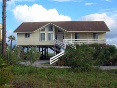 Holiday home This 3 bedroom, 2 Bath home, sleeps 6 has everything you need for your vacation!