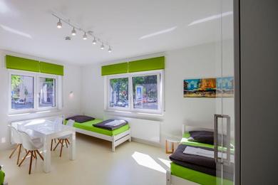 Апартаменты SecondHome Esslingen - Very nice and modern holiday apartment, Olgastr 20