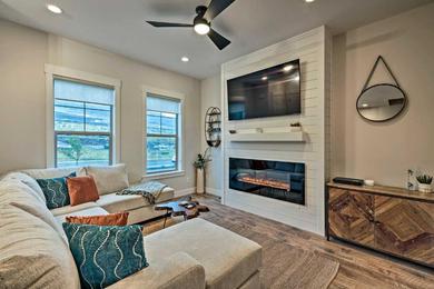 Дом отдыха Modern Townhome with Gas Grill - 6 Mi to Park City!