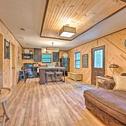 Дом отдыха Broken Bow Cabin with Hot Tub and Game Room!