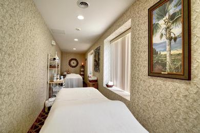 Resort Roosevelt Inn & Suites Saratoga Springs