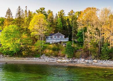 Holiday home Lucky Stone Retreat - private beach & Acadia view