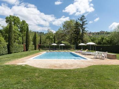 Дом отдыха Tuscan style apartment in Lucignano with shared pool