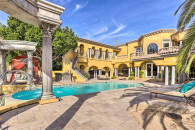 Дом отдыха Luxury Arizona Home with Private Pool and Hot Tub