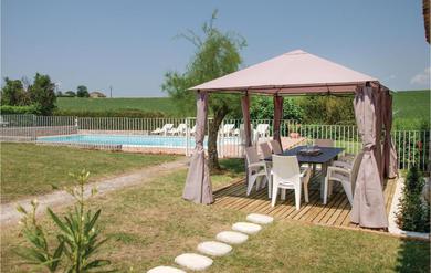 Holiday home Beautiful home in Beauville with 5 Bedrooms, WiFi and Outdoor swimming pool