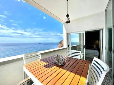 Апартаменты Luxury apartment overlooking Atlantic Ocean, Wifi
