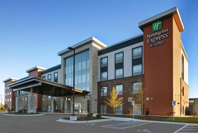 Отель Holiday Inn Express & Suites - Milwaukee - Brookfield, an IHG Hotel