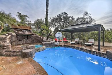 Holiday home Chic Whittier Oasis Private Pool, Grill and Hot Tub
