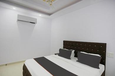 Hotel Flagship Du Rooms Near Pul Bangash Metro Station